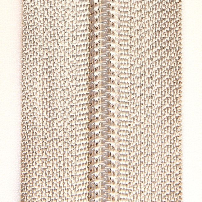 Молния юбочная (полуавтомат) ТИП 3. Длина: 20 см. Цвет: молочный. Количество в упаковке: 10 шт.